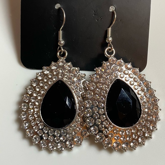 Exquisitely Explosive - Black Earrings - Picture 4 of 6